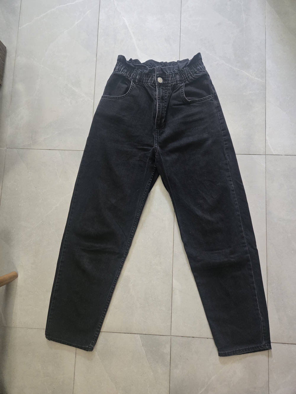 Zara Men’s Black Relaxed Jeans with Paperbag Waist